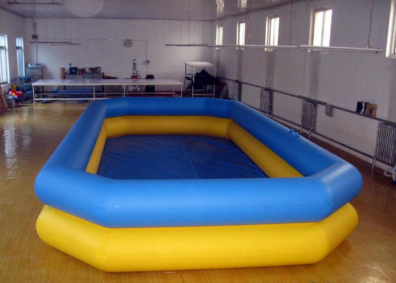 La piscina inflable al aire libre formada cuadrado, grande explota las piscinas ignífugas