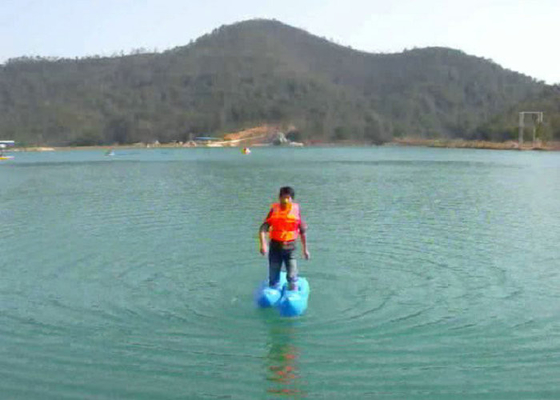 Los pequeños juguetes flotantes ligeros del agua del PVC, agua inflable no calzan ningún olor acre