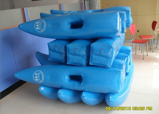 El caminar en el agua inflable del agua juega Niza juegos del zapato del amarillo del aspecto