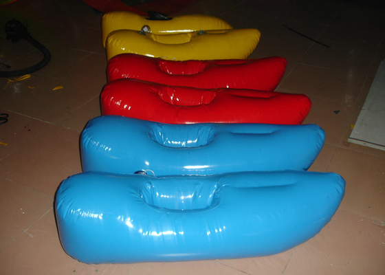 El caminar en el agua inflable del agua juega Niza juegos del zapato del amarillo del aspecto