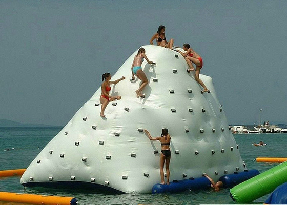 El agua inflable impresa logotipo juega los ganchos fuertes fijos convenientes para subir