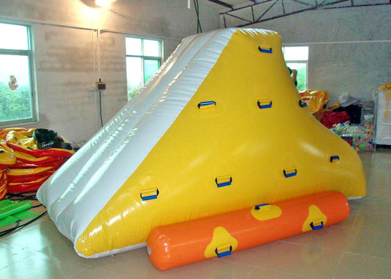 El iceberg inflable colorido 3M los 4.5m modificó la caja fuerte de la altura para requisitos particulares por diversión que jugaba
