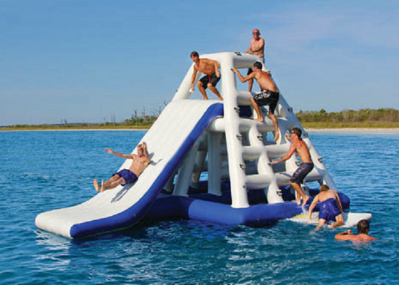 El tipo que sube agua inflable juega el CE certificado con la red fuerte dentro