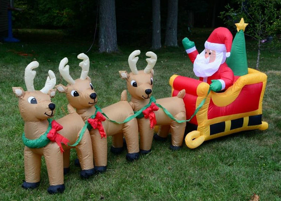 Decoraciones inflables del día de fiesta de Papá Noel con la línea doble de los renos cosida